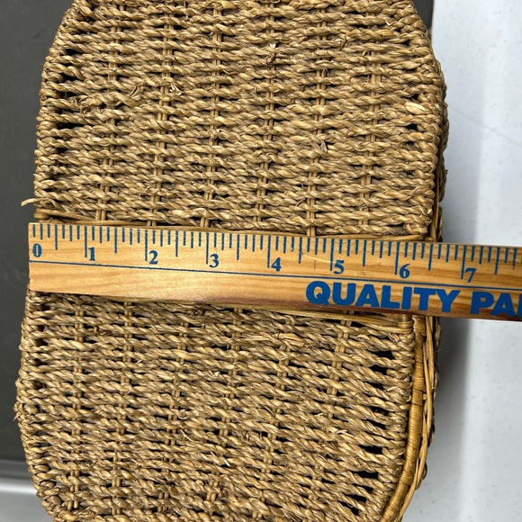 Vintage Double Lid Sewing Basket Woven Wicker Beautiful Condition - Picture 12 of 16
